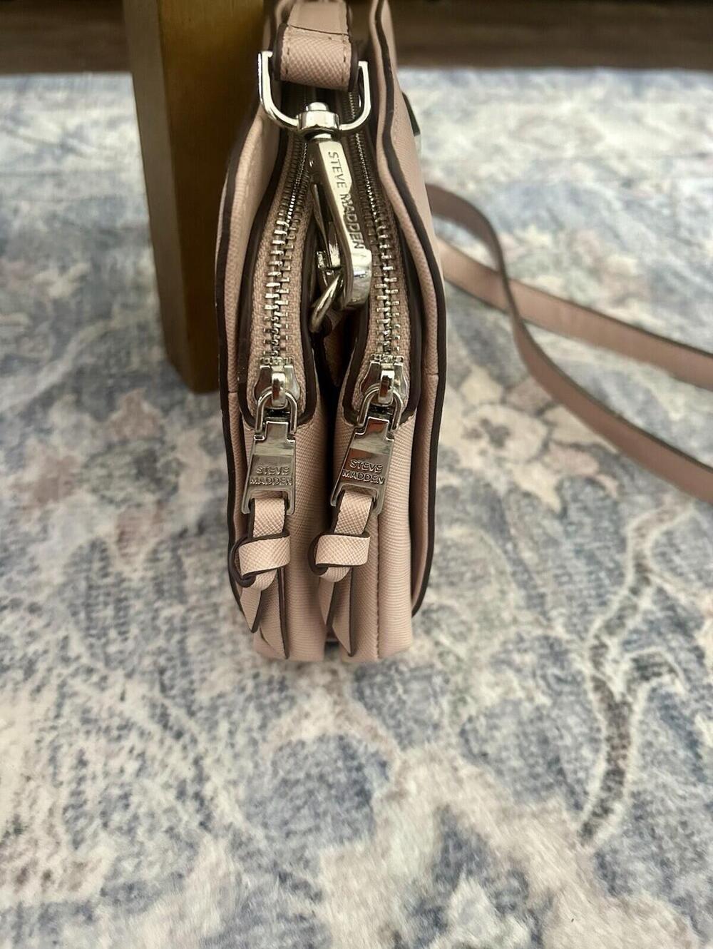 Steve Madden Pale Pink Women’s Crossbody Handbag W/Adjustable Strap - Picture 4 of 9